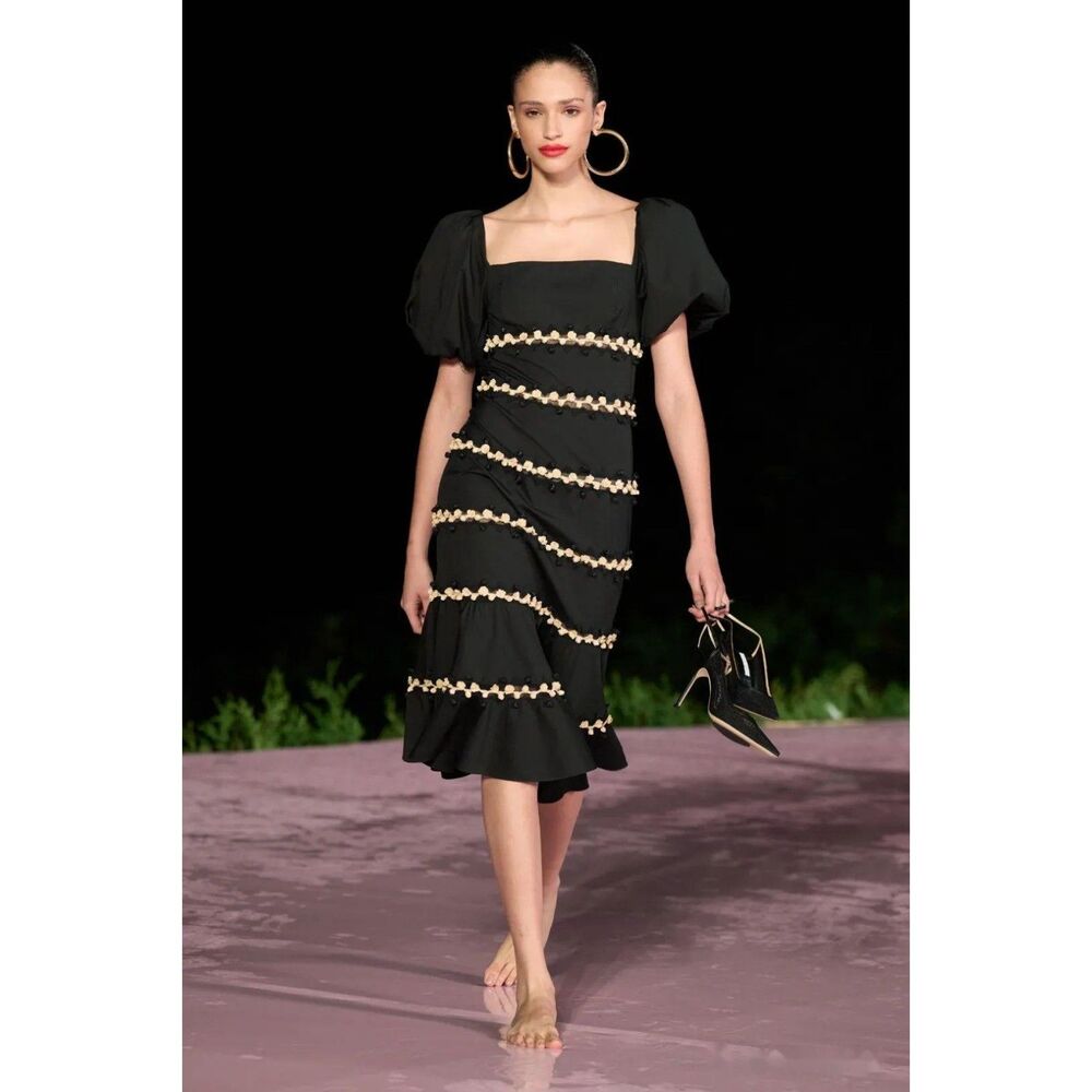 RUNWAY. Carolina Herrera $2190 S/S 2024 Ruffle Midi Dress Size: 12